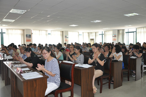 会议审议并通过《浙江长征职业技术学院教职工年度考核工作实施意见(修订)》